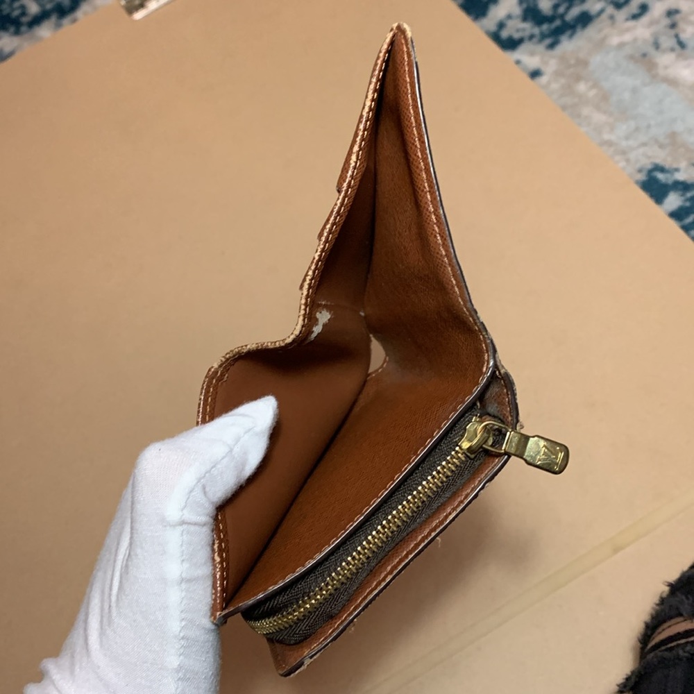 SOLD - Authentic LOUIS VUITTON Compact Zip Bi-Fold Monogram Wallet - Picture 7 of 15